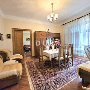 ISTRA, PULA, VERUDA - 3SS+DB Prostrani stan u austrougarskoj vili s garažom i vrtom, 136 m²