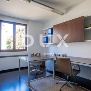 ISTRA, ROVINJ - Etaža zgrade u centru grada