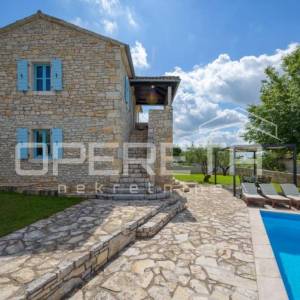 ISTRA, SVETI LOVREČ - Kamena kuća s bazenom