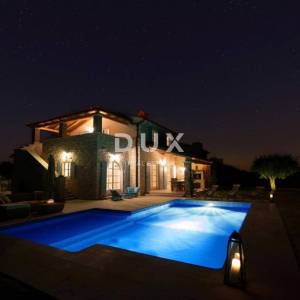 ISTRA, SVETI LOVREČ - Vila s autentičnim istarskim šarmom – spoj tradicije i elegancije