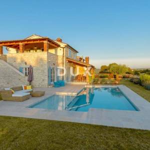 ISTRA, SVETI LOVREČ - Vila s autentičnim istarskim šarmom – spoj tradicije i elegancije