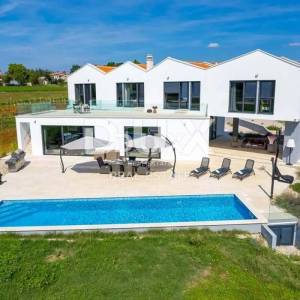 ISTRA, VIŠNJAN – Luksuzna dizajnerska vila s 6 spavaćih soba, bazenom i velikom okućnicom