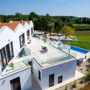 ISTRA, VIŠNJAN – Luksuzna dizajnerska vila s 6 spavaćih soba, bazenom i velikom okućnicom