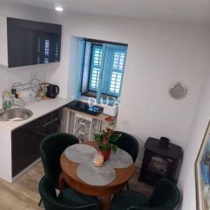 ISTRA, VODNJAN Adaptirana kuća s dva apartmana
