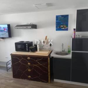 ISTRA, VODNJAN Adaptirana kuća s dva apartmana