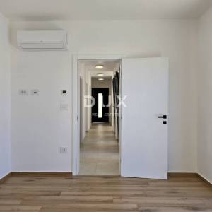 ISTRA, ŽMINJ - Kuća modernog dizajna s bazenom