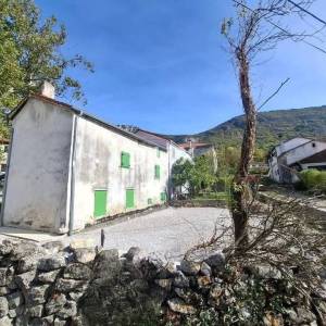 ISTRA,LANIŠĆE - Kamena kuća djelomično adaptirana