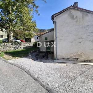 ISTRA,LANIŠĆE - Kamena kuća djelomično adaptirana