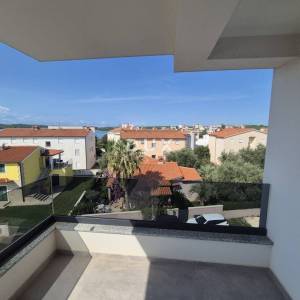 ISTRA,MEDULIN - Stan u novogradnji s dva parkirna mjesta,namješten,pogled na more