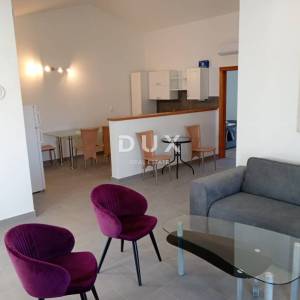 ISTRA,VALTURA - Apartmanska kuća