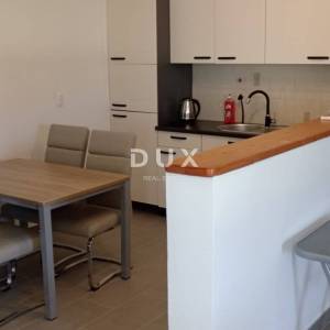 ISTRA,VALTURA - Apartmanska kuća