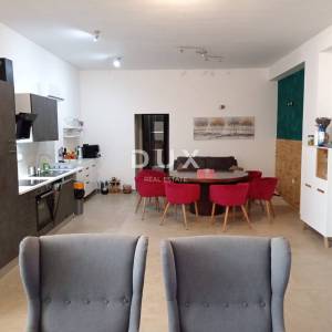 ISTRA,VALTURA - Apartmanska kuća