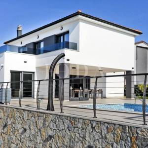 IZUZETNA PRILIKA!! Moderna villa s pogledom na more
