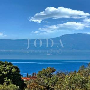 IZUZETNA PRILIKA! Moderna villa s pogledom na more