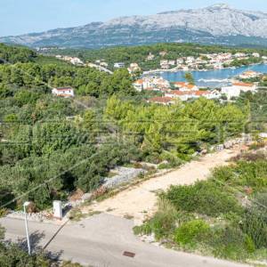 Izvanredno građevinsko zemljište u Lumbardi: Savršeno za miran boravak i investi