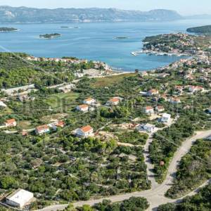 Izvanredno građevinsko zemljište u Lumbardi: Savršeno za miran boravak i investi