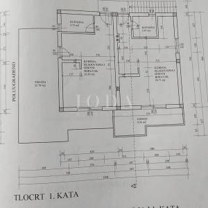 Jadranovo kuća sa četiri stana