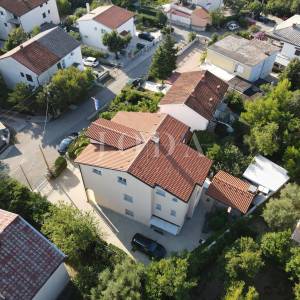 Jadranovo moderno uređen stan 200m od mora
