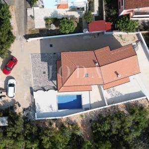 Jadranovo novogradnja sa bazenom