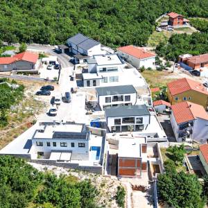 Jadranovo obiteljska luksuzno uređena moderna kuća