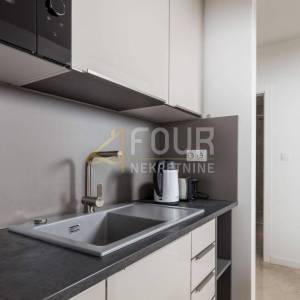 Jadranovo, samostojeća kuća s bazenom, 175m2, pogled na more