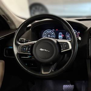 Jaguar F-Pace PRESTIGE 2.0D 180HP AWD A8