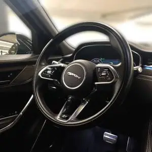 Jaguar F-Pace R-DYN SE 3.0 300 AWD A8 MHEV