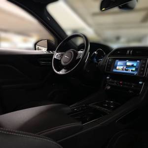 Jaguar F-Pace R-SPORT 2.0D 240HP AWD A8