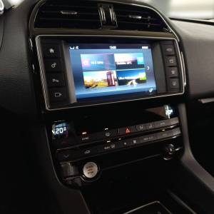 Jaguar F-Pace R-SPORT 2.0D 240HP AWD A8