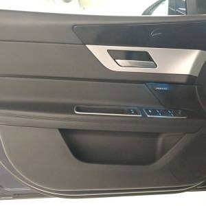Jaguar XF PRESTIGE 2.0D 180