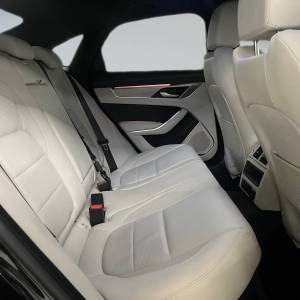 Jaguar XF R-DYNM SE 2.0 204HP A8 MHEV