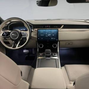 Jaguar XF R-DYNM SE 2.0 204HP A8 MHEV