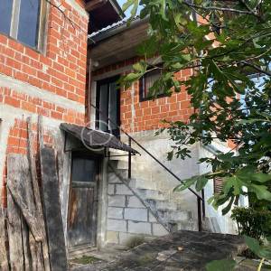 JASTREBARSKO/Pribić zidana vikendica sa prekresnim panoramskim pogledom