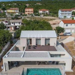 Jedinstvena vila s bazenom 
