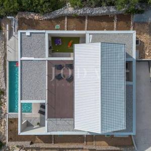Jedinstvena vila s bazenom 