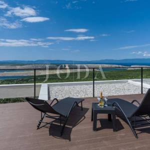 Jedinstvena vila s bazenom 