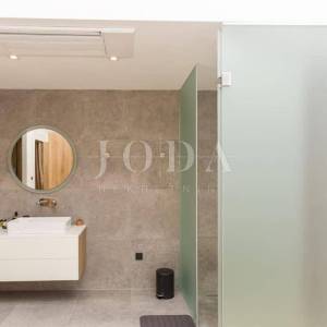 Jedinstvena vila s bazenom 