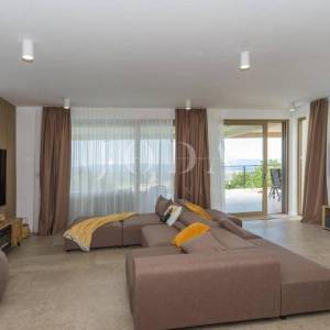 Jedinstvena vila s bazenom 