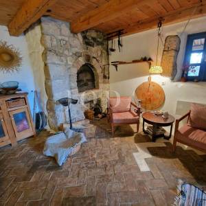 Kamena kuća s bazenom na mirnoj lokaciji, okolica Dobrinja - otok Krk