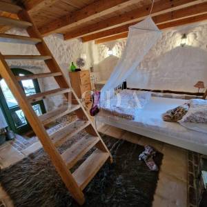 Kamena kuća s bazenom na mirnoj lokaciji, okolica Dobrinja - otok Krk
