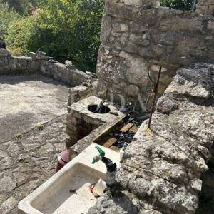 Kamena kuća sa dodatnim objektom+1700m2 poljop.zemljišta,Labin okolica