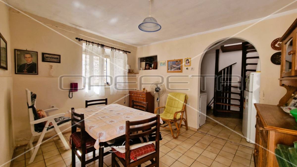 Kamena kuća u centru, 75 m2, Sukošan, Zadar