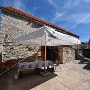 Kamena kuća u Grohotama, otok Šolta, 139 m2
