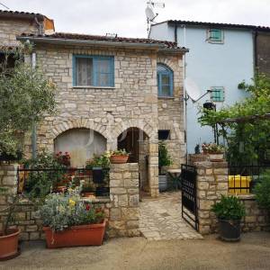 Kamena kuća u nizu,Poreč okolica