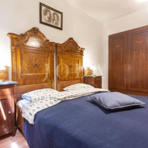 Kamena vila s bazenom