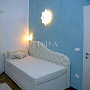 Kamena villa s dva stana blizu mora, Malinska