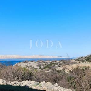 Karlobag stan sa bazenom i parkingom