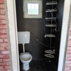 Kaštel Štafilić, 39m2 kuća, 3 pomoćna objekta, 1650m2 poljoprivrednog