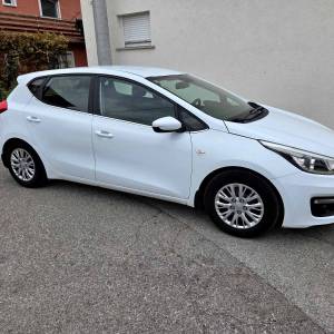 Kia Ceed 1.6 CRDI..2016g..Euro 6..servisna knjiga..Reg do 06/26