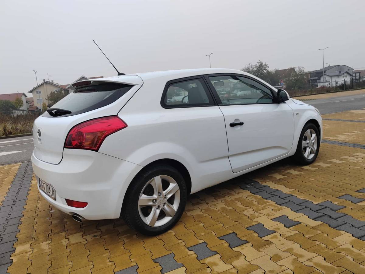 Kia Pro ceed 1.4..samo 100000km..reg do 11/26..alu tempomat..HR auto
